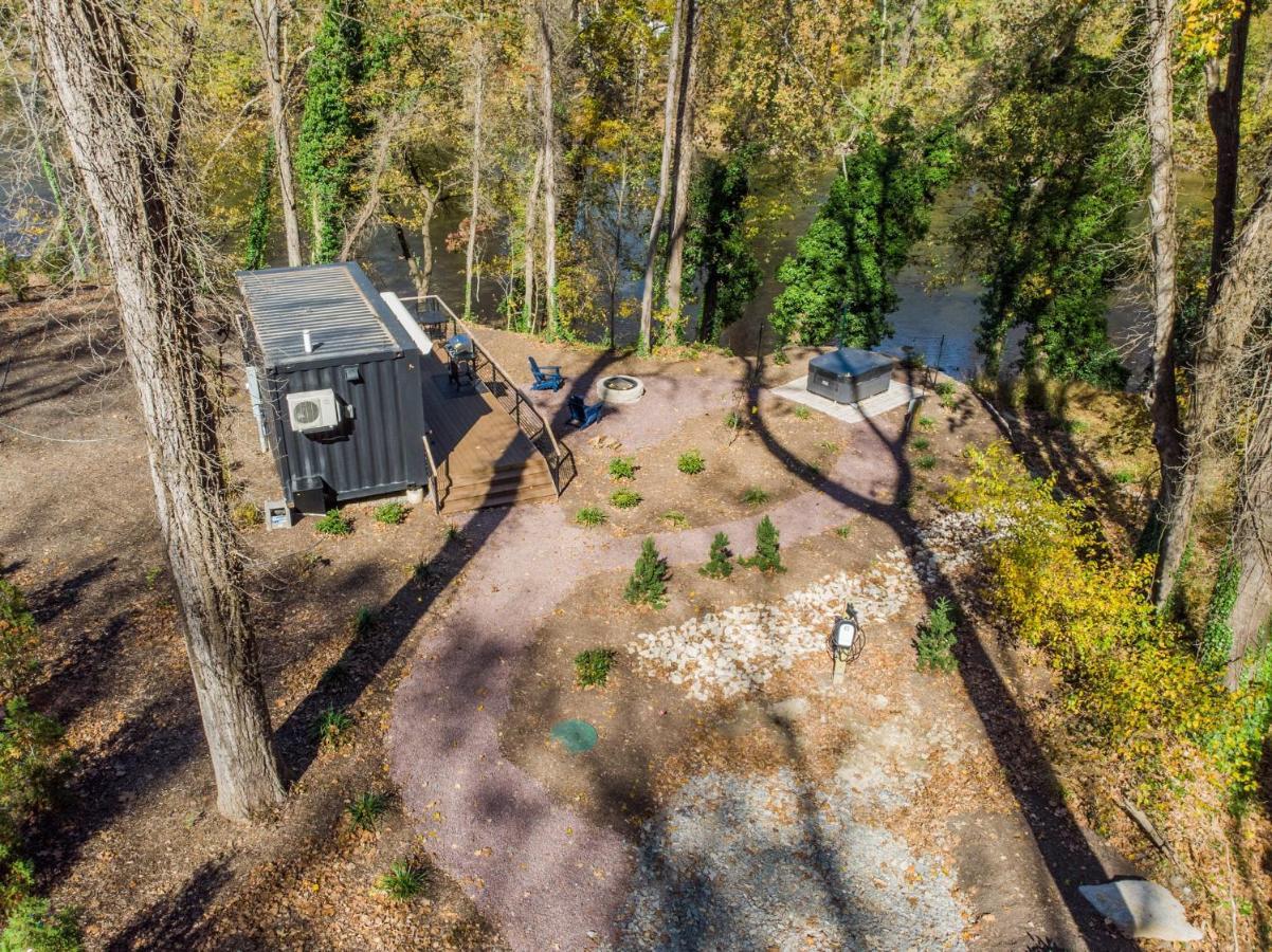 Riverside Tiny Cabin W Hot Tub, Fire Pit, & Kayaks Rileyville Buitenkant foto