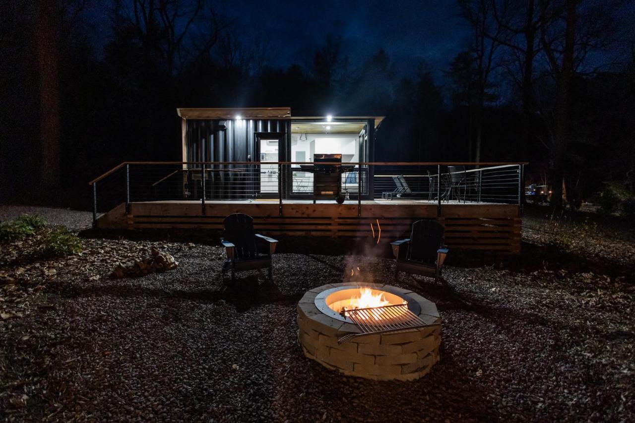 Riverside Tiny Cabin W Hot Tub, Fire Pit, & Kayaks Rileyville Buitenkant foto