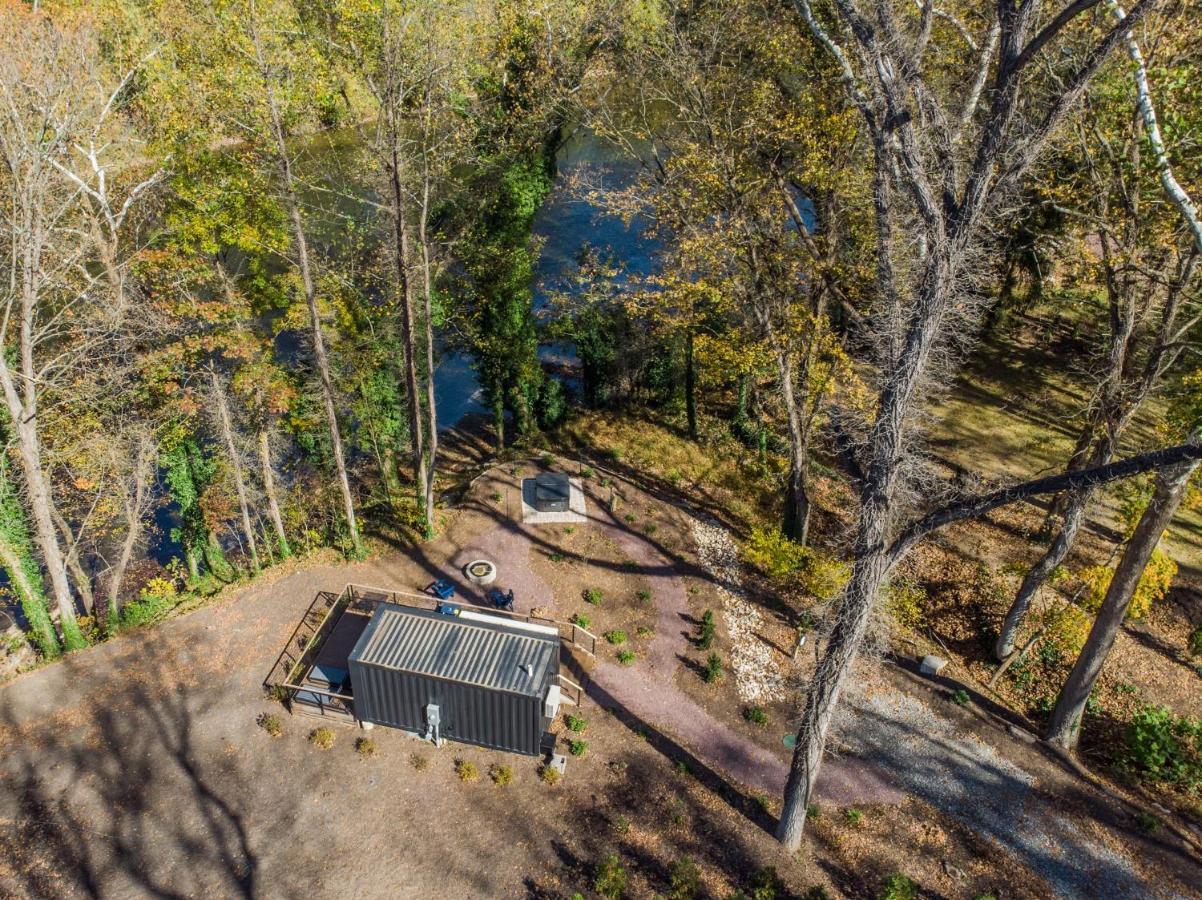 Riverside Tiny Cabin W Hot Tub, Fire Pit, & Kayaks Rileyville Buitenkant foto