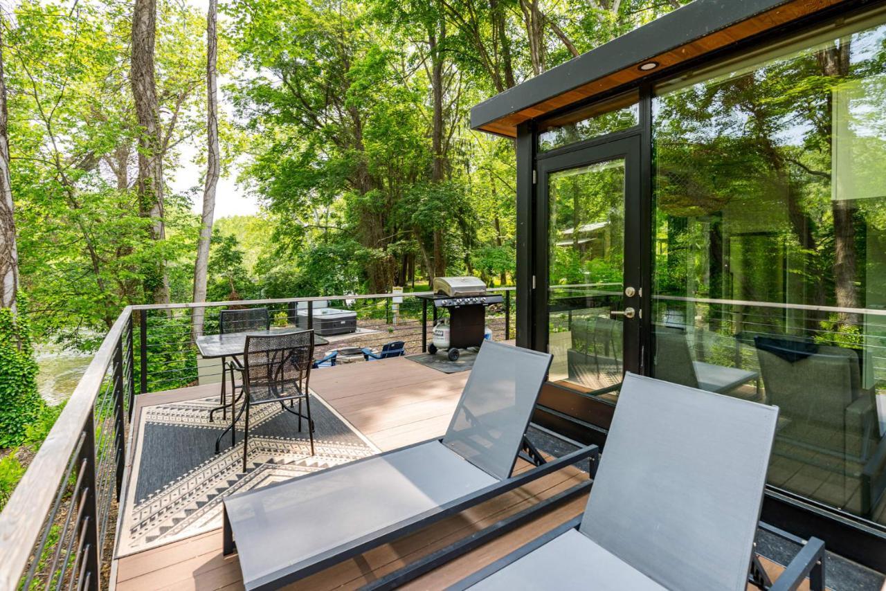 Riverside Tiny Cabin W Hot Tub, Fire Pit, & Kayaks Rileyville Buitenkant foto