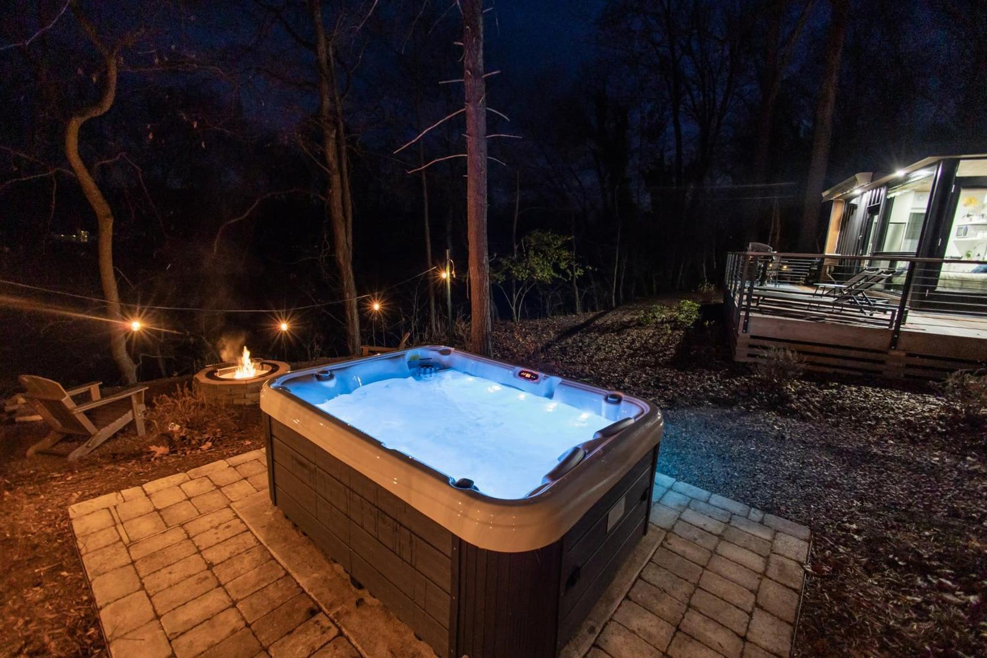 Riverside Tiny Cabin W Hot Tub, Fire Pit, & Kayaks Rileyville Buitenkant foto